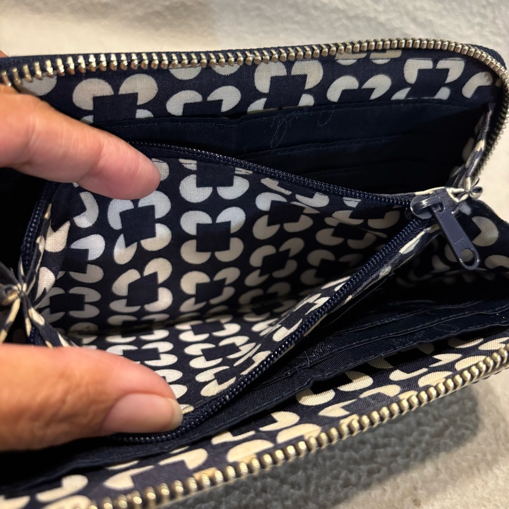 Vera Bradley Navy Blue Zip Around Accordion Wallet - Picture 6 of 9